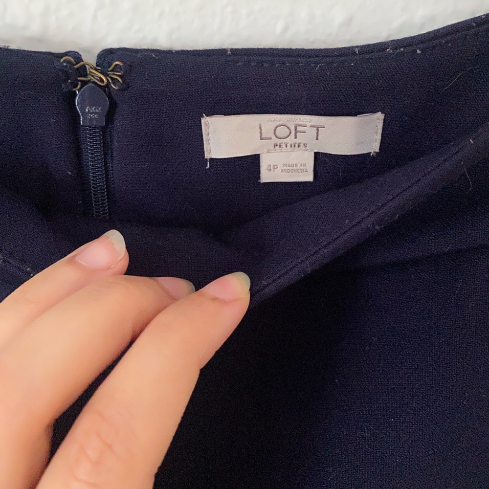 Ann Taylor Loft petite navy blue a-line skirt size 4 - Picture 3 of 4